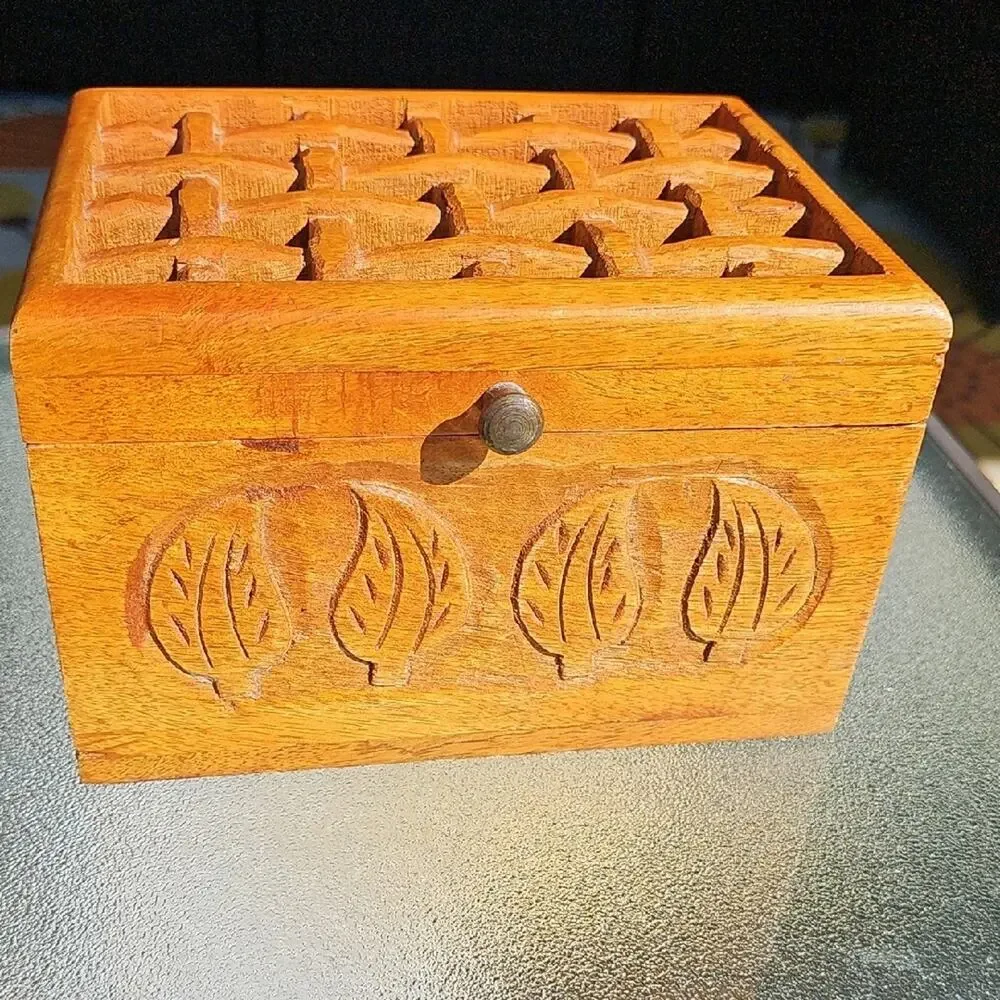 Handcrafted in India Wooden Box with Leaf Motif Open Weave Lattice Design on Lid